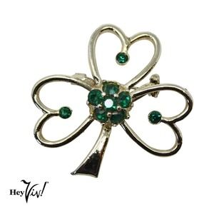 Vintage Beatrix Signed Shamrock Heart Pin Brooch Green Rhinestone 1.5" - Hey Viv